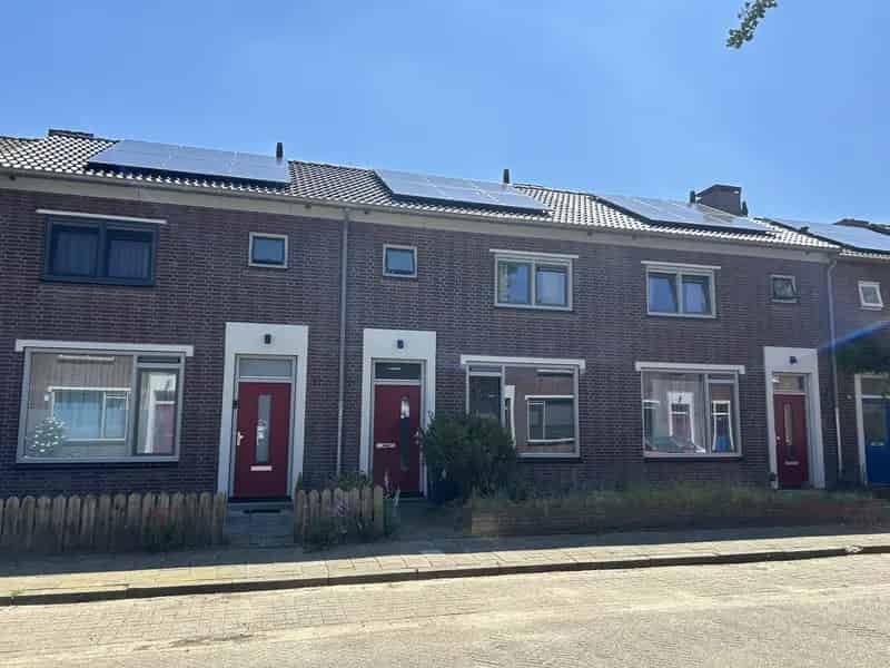 Tussenwoning Eindhoven 3 slaapkamers nabij winkels
