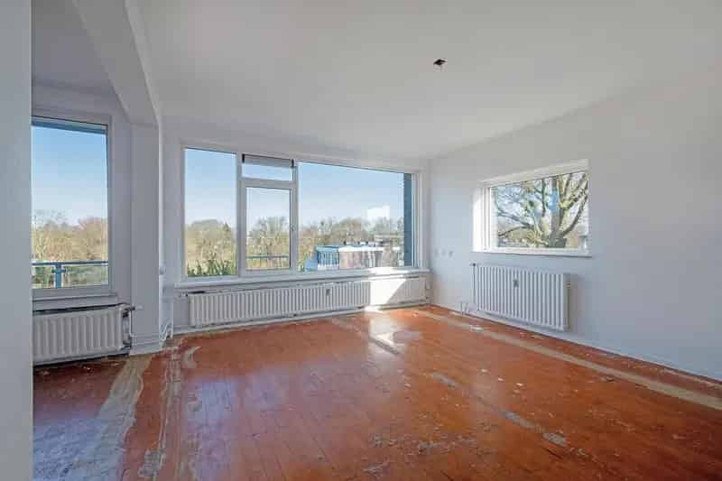 Appartement te koop Rotterdam Lombardijen: 79m2 hoekappartement met balkon