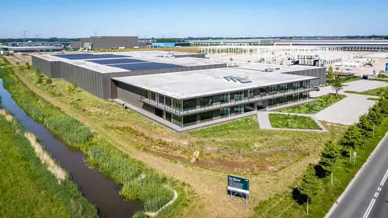 Bedrijfspand te Huur Zwolle 20000m2 Hessenpoort