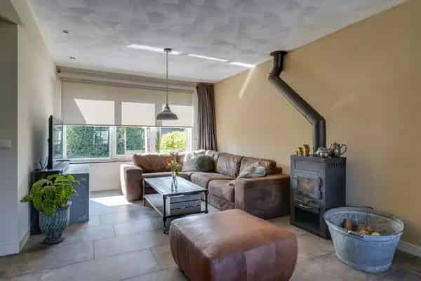 Gerenoveerde Tussenwoning Veldhoven 3 Slaapkamers Nabij ASML