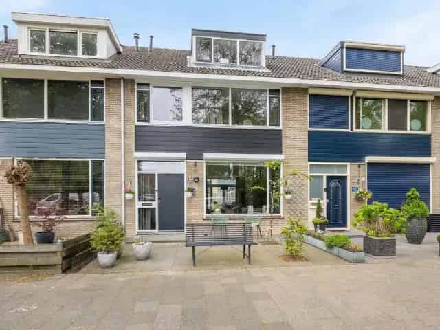 5 Slaapkamers Tussenwoning Hoogvliet Ruime Tuin 8 Zonnepanelen