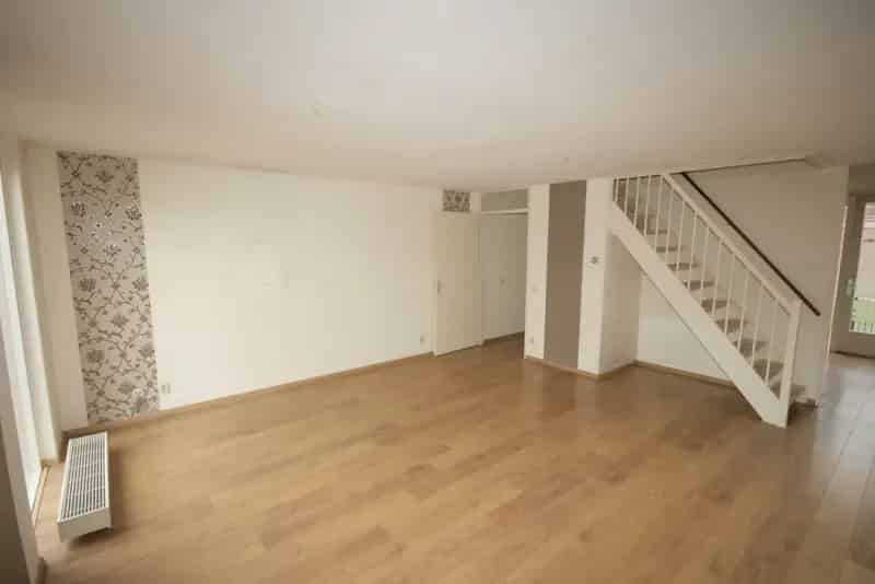 Hoekwoning te huur Ypenburg 4 slaapkamers nieuwe keuken badkamer