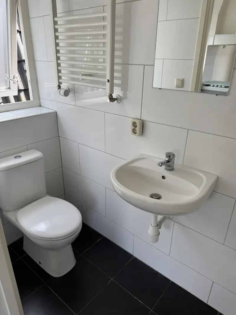 Studio Groningen: Instapklaar 19m2, Eigen Keuken Badkamer Wasmachine