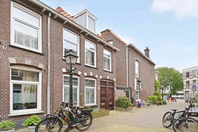 Appartement te koop Scheveningen: 2-kamer parterre woning te moderniseren