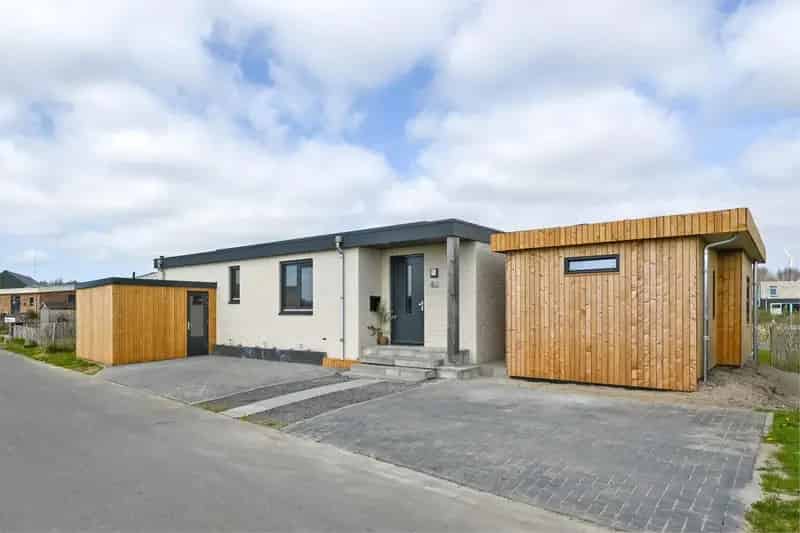 Moderne Vrijstaande Woning Almere met Tiny House en Ruime Tuin