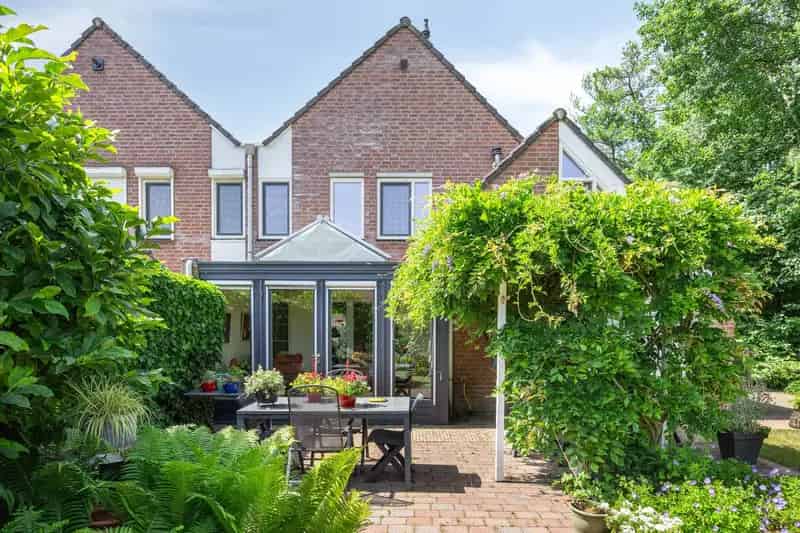Ruime Tweekapper te Koop Heeswijk Dinther 4 slaapkamers 14 Zonnepanelen