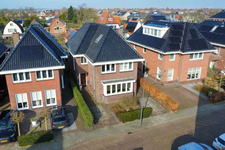 Vrijstaande woning te koop: Ruim, 5 slaapkamers, jaren 30 stijl
