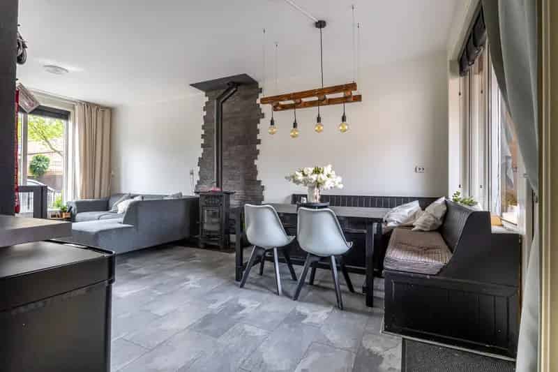 Ruime Tussenwoning 4 Slaapkamers IJmuiden Nabij Strand