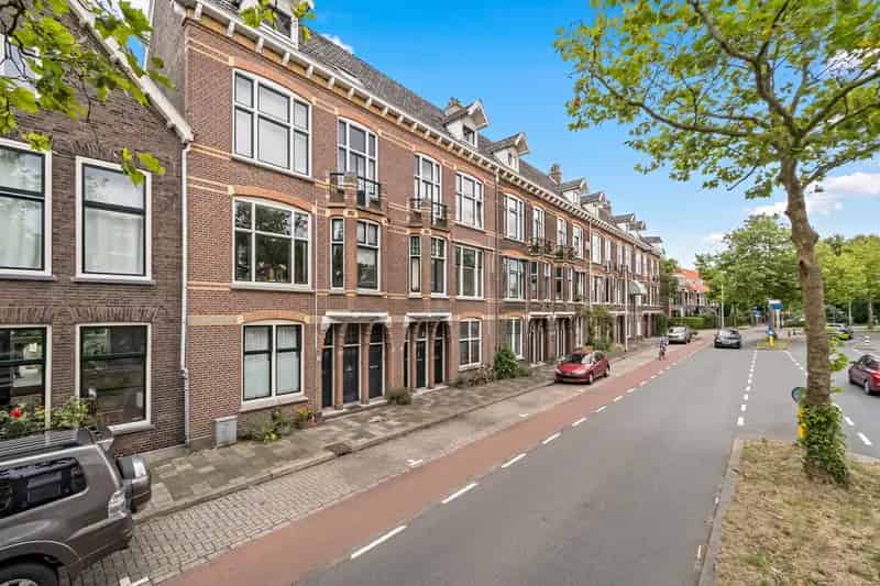Appartement Delft Julianalaan: 4 Kamer, 85m2, Balkon, Moderne Keuken Badkamer