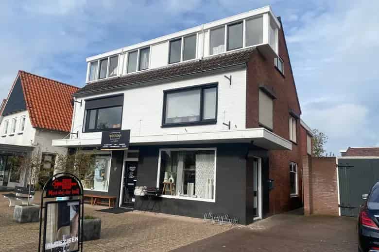 Beleggingsobject De Lutte 458m2 Winkelruimte 2 Bovenwoningen