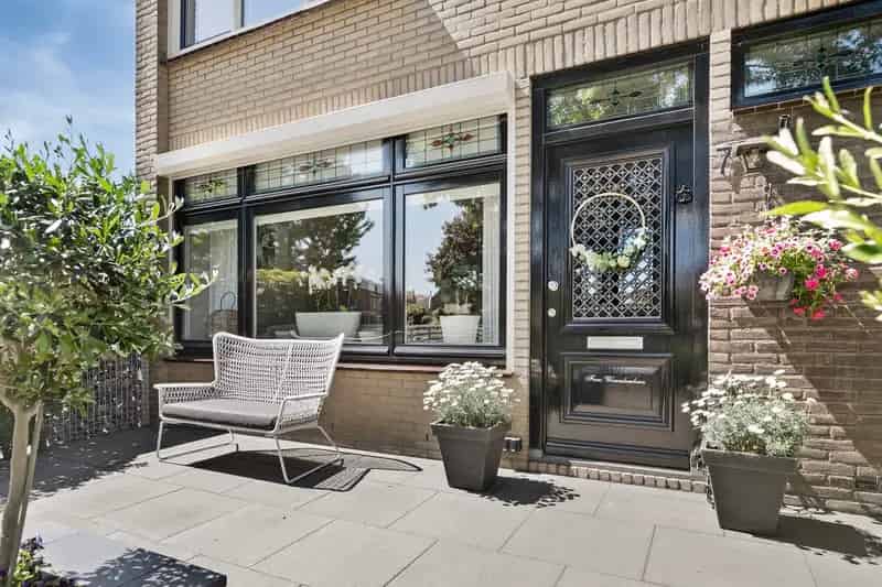 Huis te koop Händelsingel: Moderne Eindwoning met 3 Slaapkamers en Tuin