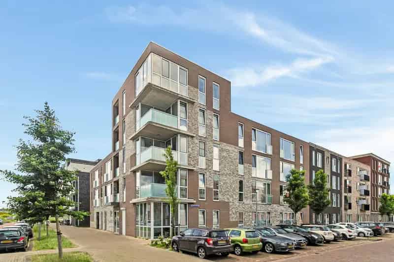 Appartement te koop Almere Poort: Instapklaar 3-kamer appartement
