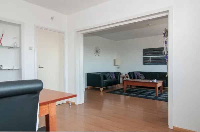 Ruim appartement met balkon nabij A2 en Makado