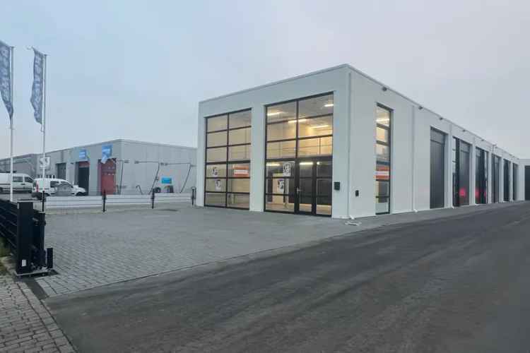 Bedrijfshal Goes te huur: Moderne unit met showroom en opslag