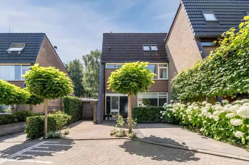 Ruime Hoekwoning Vlaardingen 5 Slaapkamers Grote Tuin