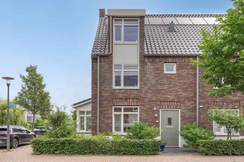 Hoekwoning Nijkerk 5 slaapkamers  Zonnige tuin Energielabel A