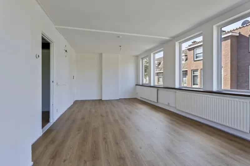 Jaren 30 Bovenwoning Schiedam-West 3 Slaapkamers Eigen Grond
