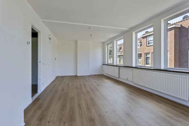 Jaren 30 Bovenwoning Schiedam-West 3 Slaapkamers Eigen Grond