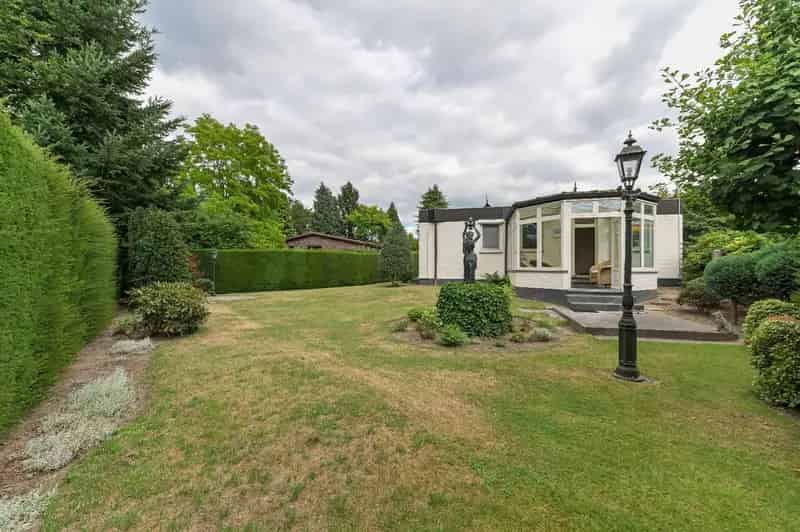 Ruime Bungalow nabij De Grote Heide met Serre en Tuin