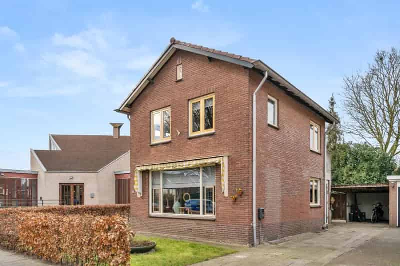Huis te koop Ede: Karakteristieke woning met 4 slaapkamers en tuin