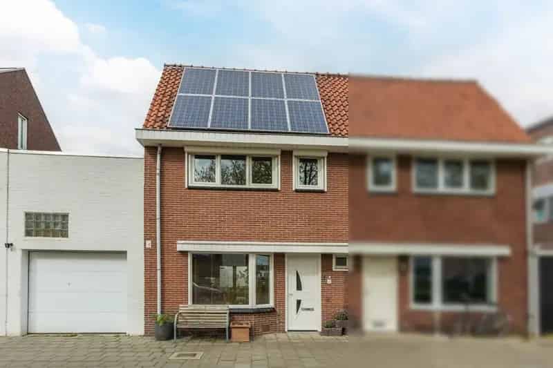 2-onder-1-kapwoning met grote garage nabij centrum