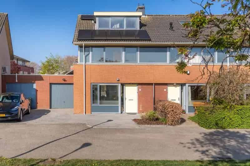 Ruime hoekwoning 5 slaapkamers Grote tuin Houten