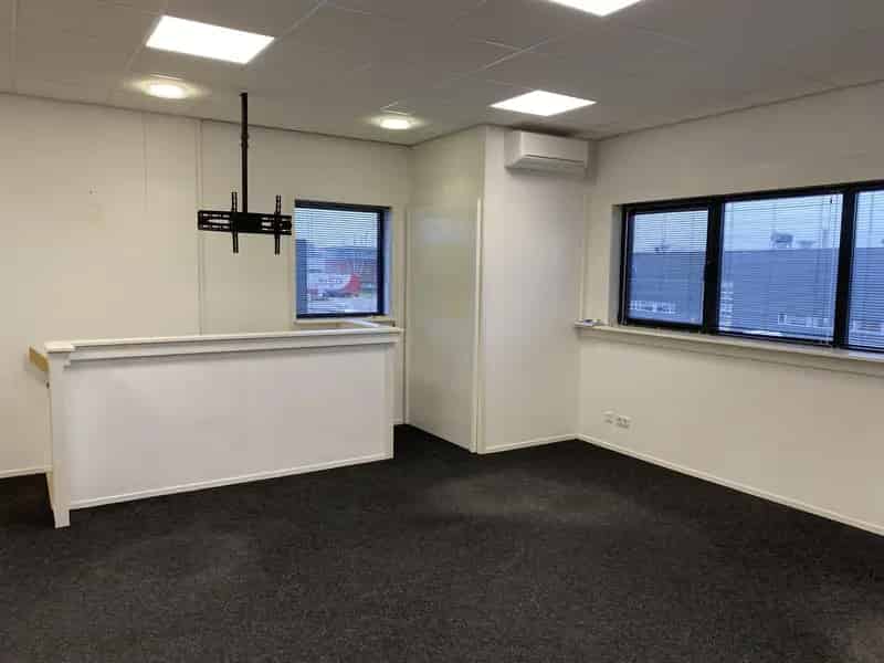 Moderne Kantoorunit 100m2 te Huur Deurne
