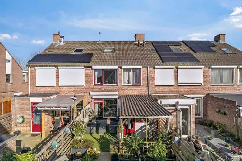 4 Slaapkamers Ruime Tussenwoning Steenbergen Tuin Pelletkachel