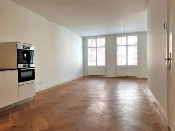 3-kamer appartement Amsterdam Oost gerenoveerd balkon lift