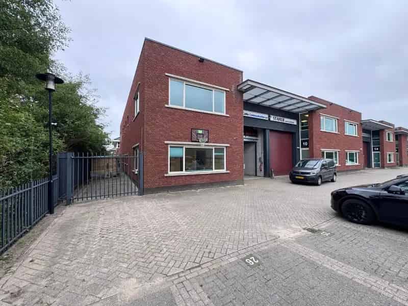 Bedrijfshal Barendrecht te koop en te huur