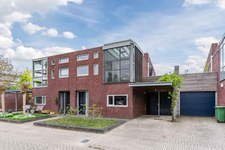 Moderne Tweekapper met Garage en Dakterras te Eersel