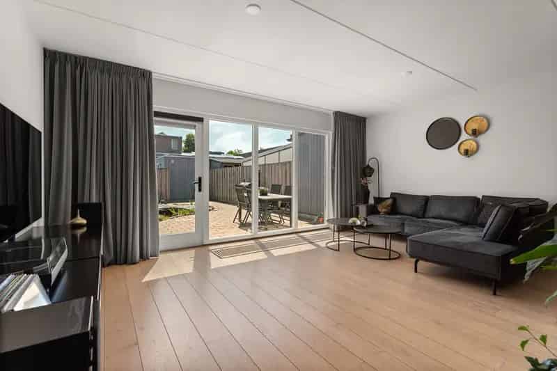 Huis te koop Almere: Ruime gezinswoning 4 slaapkamers, 2 badkamers, A+