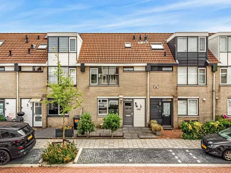 Huis te koop Zaandam: 4 slaapkamers, moderne keuken & tuin