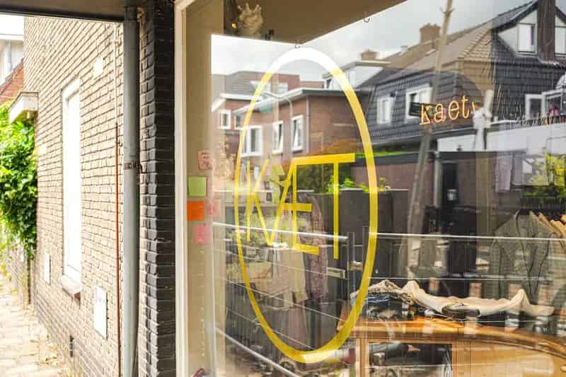Winkel te huur Bussum Spiegelstraat 50m² gerenoveerd