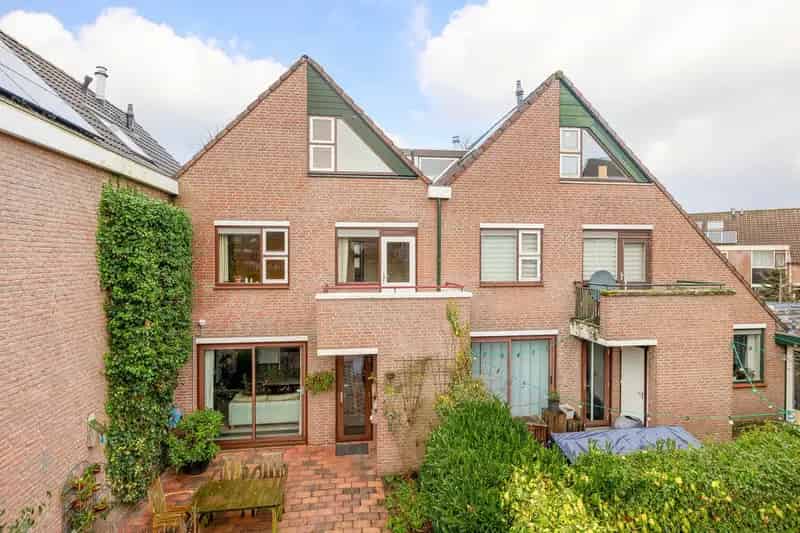 Huis te koop Rotterdam Ommoord 5 slaapkamers zonnige tuin