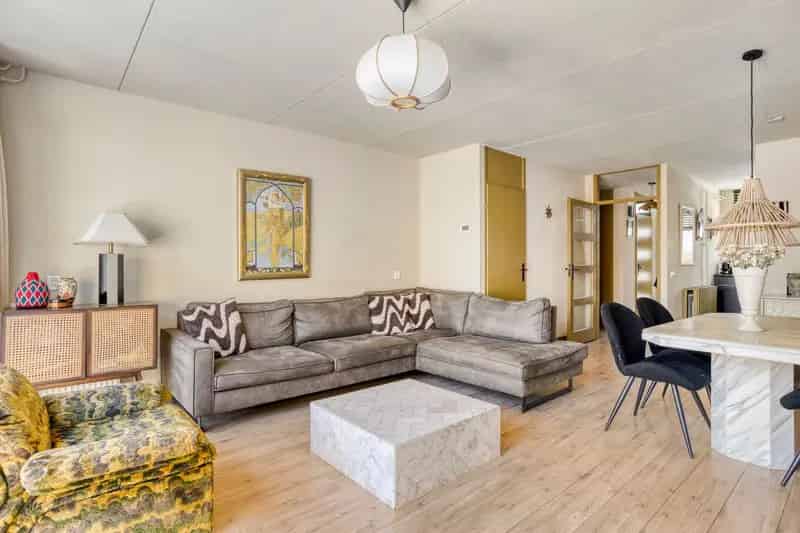 Huis te koop Ede: 4 slaapkamers, 8 zonnepanelen, moderne keuken en badkamer