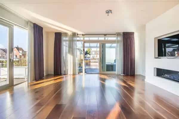 Vrijstaande villa Aalsmeer aan het water