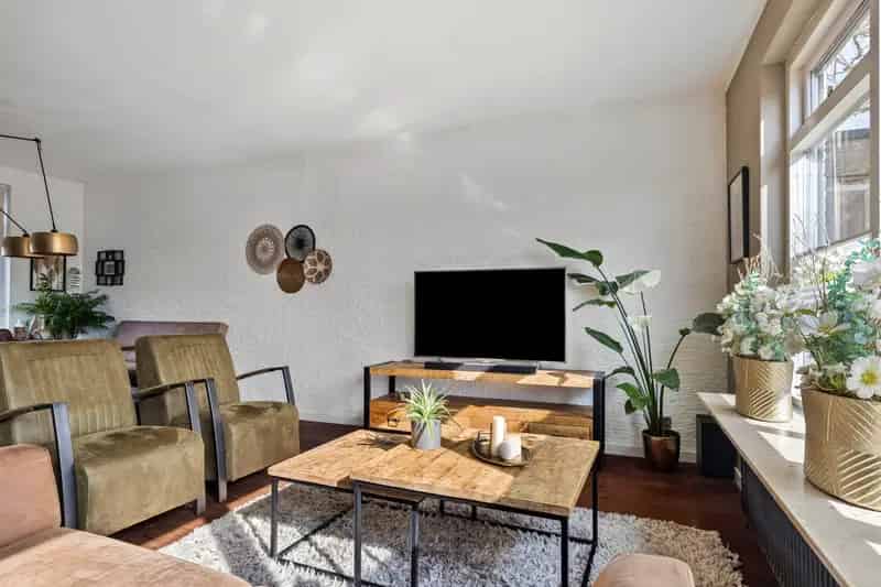 Vrijstaande woning 4 slaapkamers 2 badkamers tuin carport garage