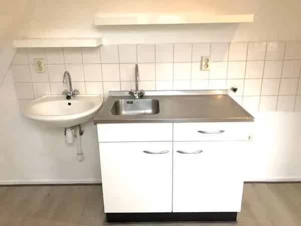 Kamer te huur Helpman Groningen 15m2 eigen keuken