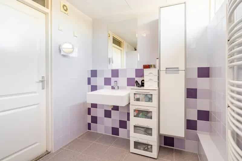 Royale Tussenwoning Lelystad Atolwijk 3 slaapkamers grote zolder tuin zuiden