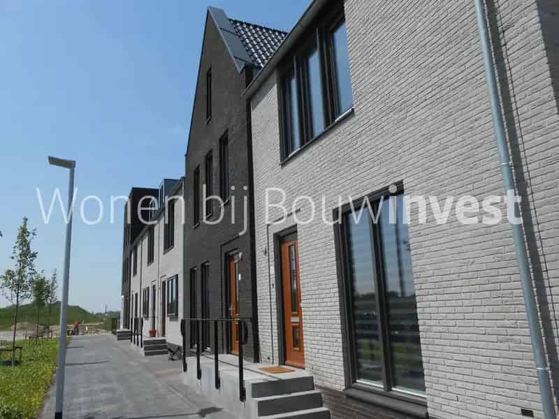Hoogh Havezathe Rustige woningen met diepe tuin en parkeerplaats