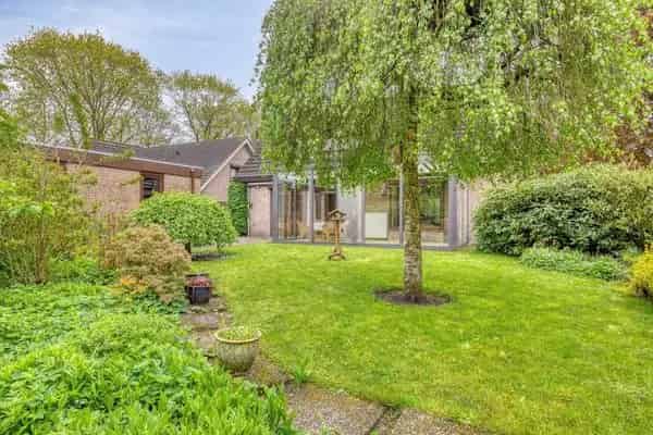 Vrijstaande woning 4 slaapkamers grote tuin nabij natuur