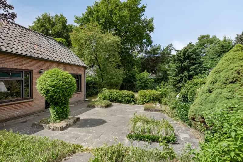 Vrijstaande woning te Rosmalen met garage en riante tuin
