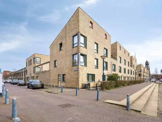 Hoekwoning te koop 6 slaapkamers nabij Haagse Markt