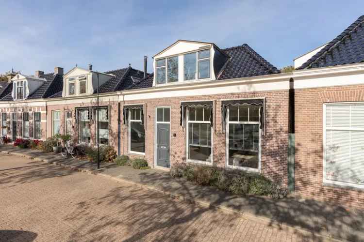 Grachtenpand Te Koop in Bolsward, Fryslân