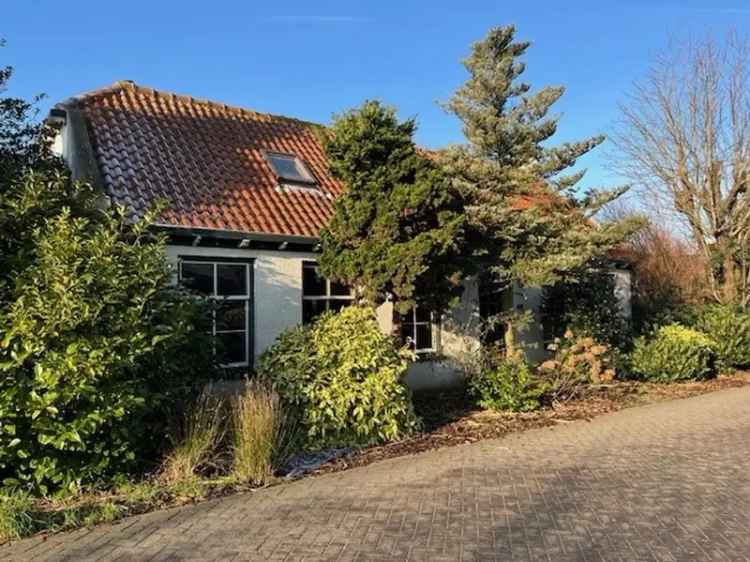 Vrijstaande woning 2 slaapkamers  rand dorp