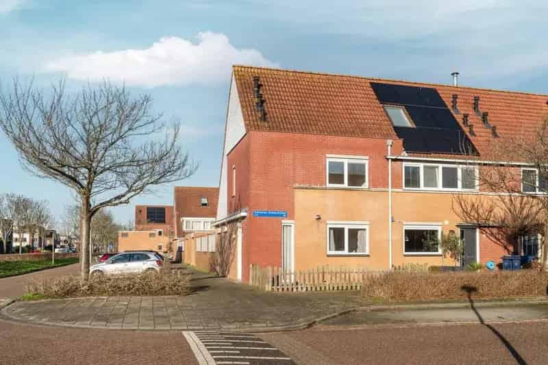 Eengezinswoning Almere 3 slaapkamers 2 personen