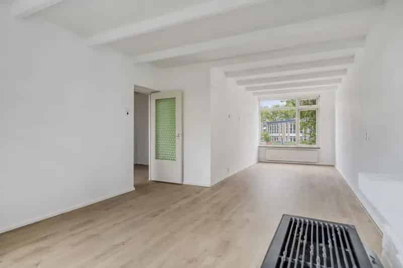 Ruime 3 Slaapkamer Maisonnettewoning Lombardijen