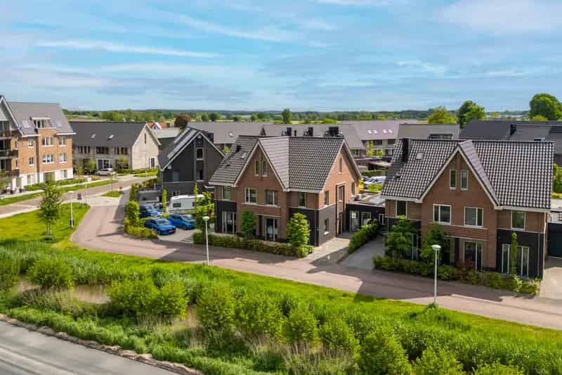 Moderne 5 Slaapkamers Twee Onder Een Kapwoning Woudenberg