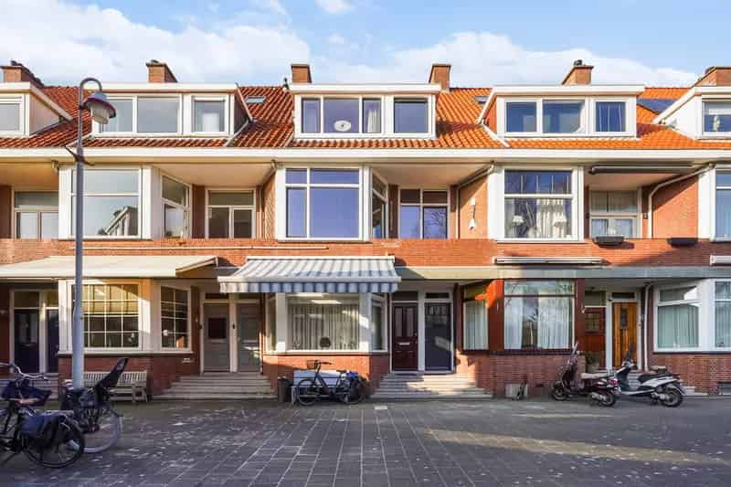 Ruime 3-Laagse Bovenwoning Den Haag Nabij Duinen